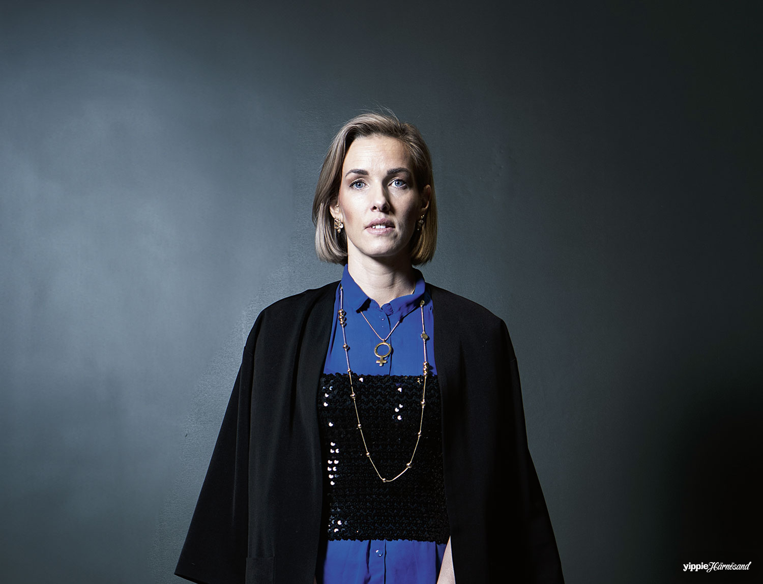 Jennie Sundblad älskar starka färger och smycken. Modeförebilden är 
Marilyn Monroe.