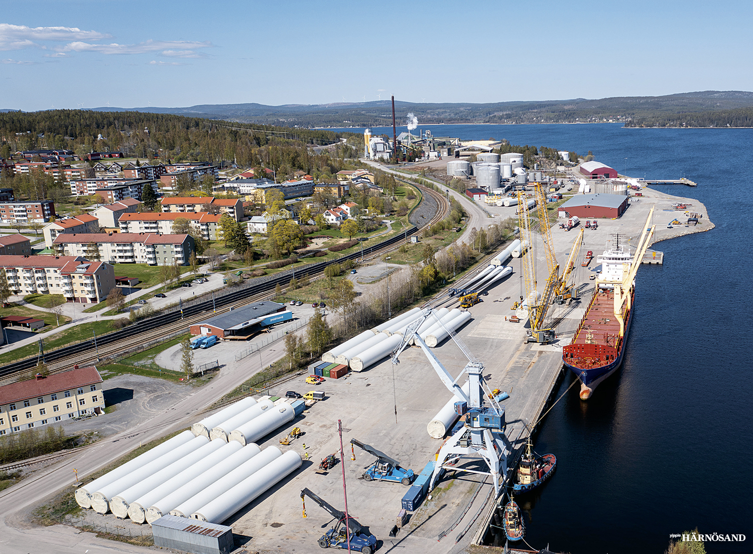 Trots minskade vindkraftleveranser har hamnen en ljus framtid. Förhållandena i Härnösands hamn är de bästa tänkbara för större och djupgående tonnage.