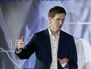 Ständigt på språng. Mikael Näslund är en hängiven elitmotionär vid sidan av jobbet som konsult och analyschef. BILD: privat