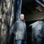 Bengt Högberg gillar utsikten vid Örsjöbergets topp.