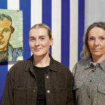 Sandra med mamma Laila Hedberg, vars mormor var syster till Harald. Laila har egna minnen av honom sen hon var barn. Harald och hans fem syskon var alla konstnärligt begåvade, berättar Laila.