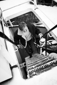 På väg upp som sjöbefäl.