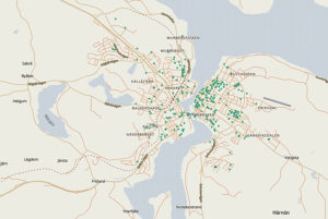 De gröna prickarna visar tillgängliga skyddsrum i Härnösand.
