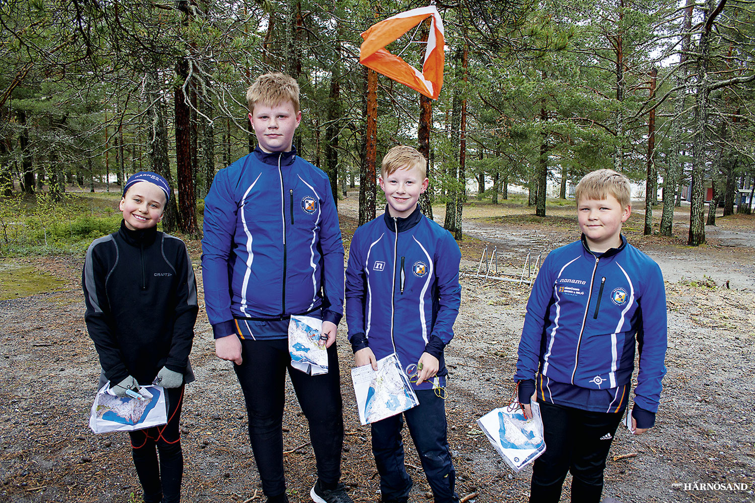 Härnösands orienteringsklubb ute på ”Veckans bana” kring Smitingen och Klubbsjön. Charlie Karlsson, till vänster, Alfred och Herman Rekvik samt Teo Arvidsson.
