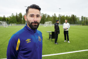 Andreas Gisselman, lärare vid fotbollslinjen, är initiativtagare till fotbollscampen.