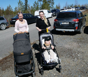 Felicia Hoflin och Julia Marklund och Theo Noack.