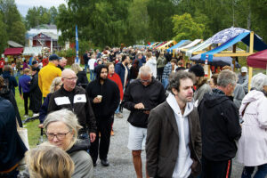 Ett 20-tal matstånd från hela världen lockade många besökare till Internationella festen.