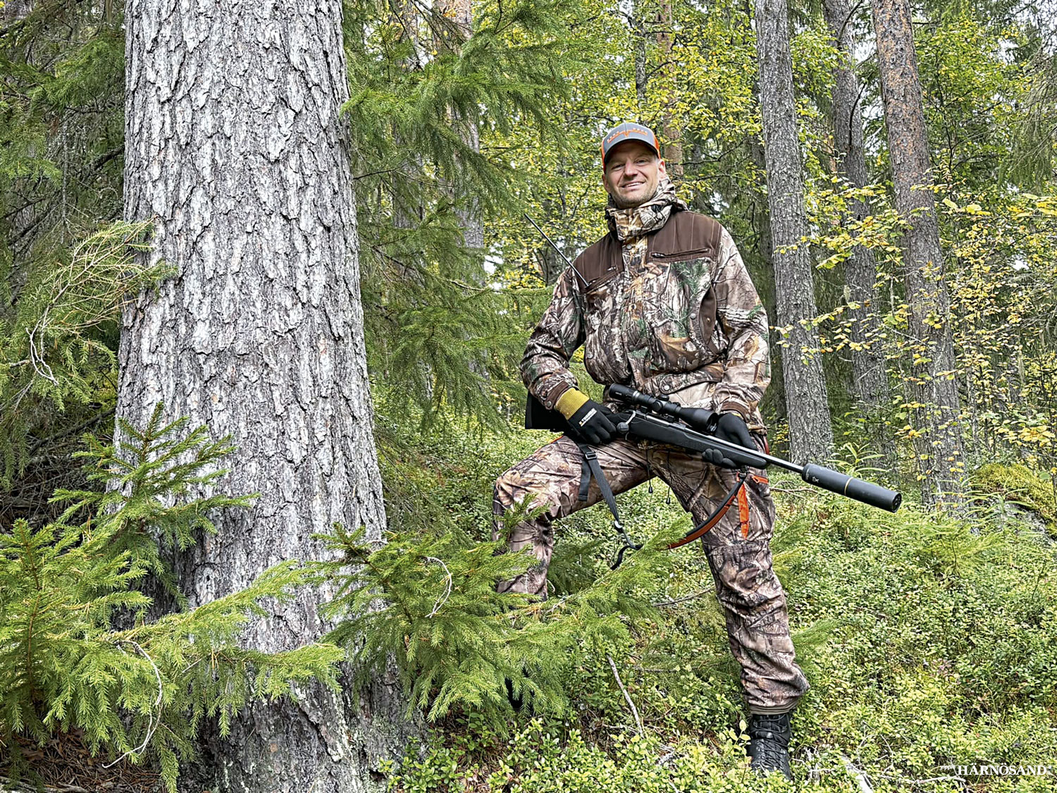 Andre Granlöf, butikschef på Willys i Härnösand, vid en lyckad älgjakt.
