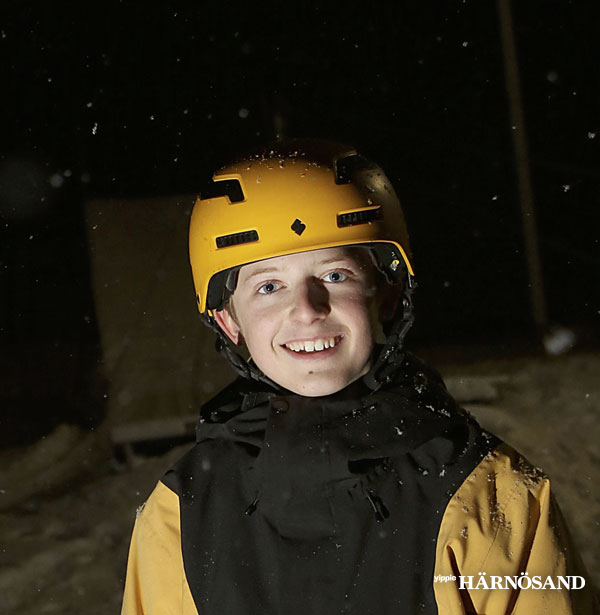 Tage Wikström, 19 år, SM-brons i Freeski och pallplatser i svenska touren.