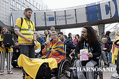 Jamie Bolling var en central person i manifestationen i Bryssel. Funktionshindrades kravlämnades över till EU:s toppar. Foto: Lewam Nayzgi